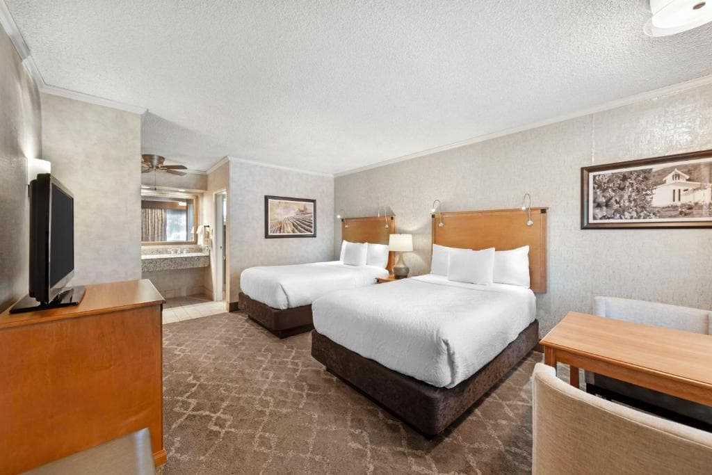 Best Western Plus - Black Oak, photo 1