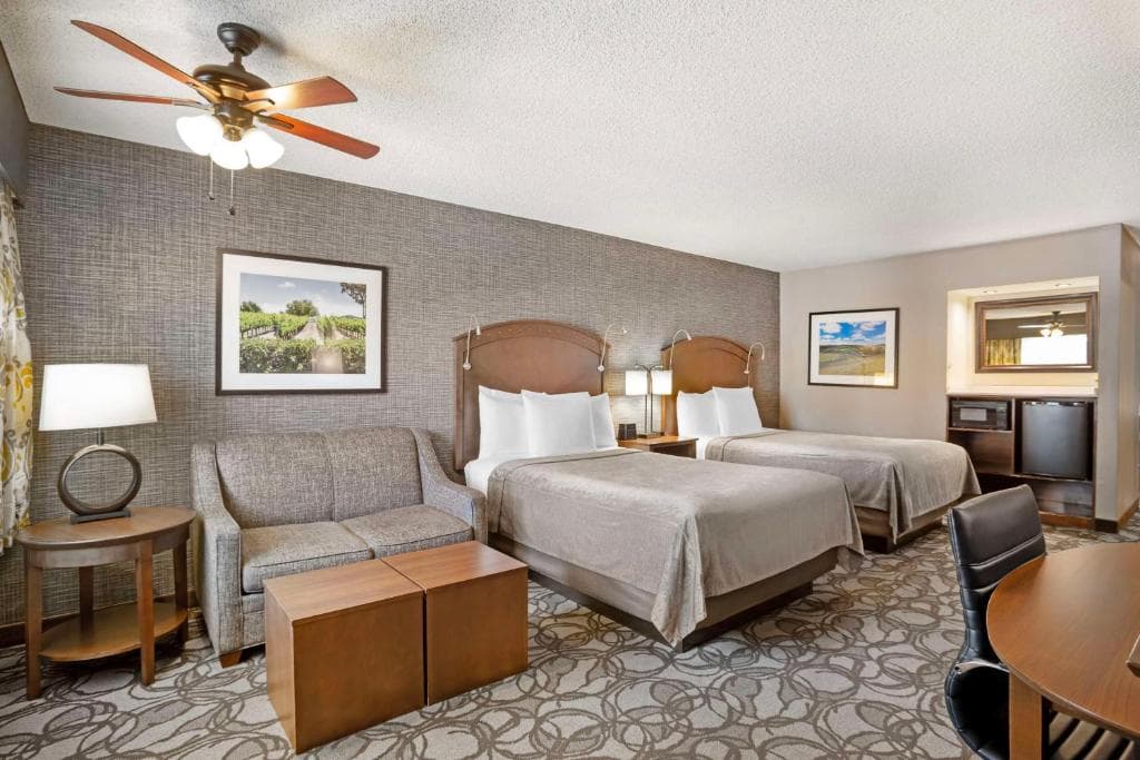 Best Western Plus - Black Oak, photo 2