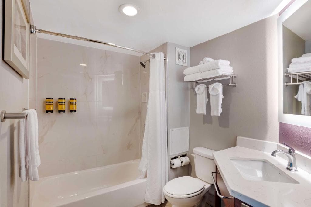 Best Western Plus Commerce Hotel, photo 2