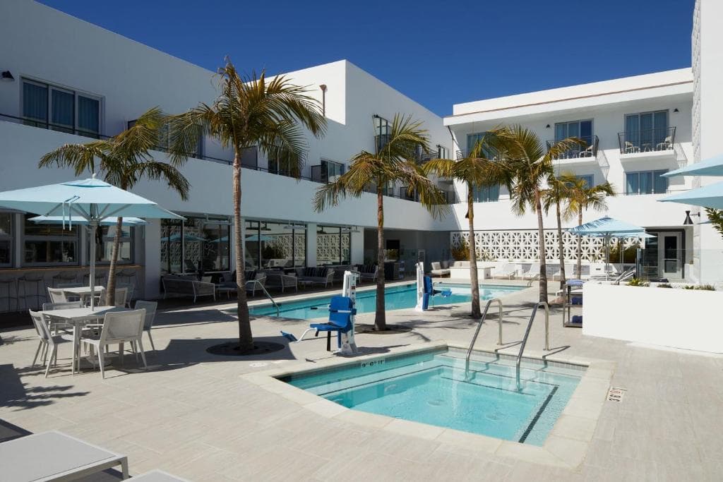 Courtyard by Marriott Santa Barbara Downtown, photo 1