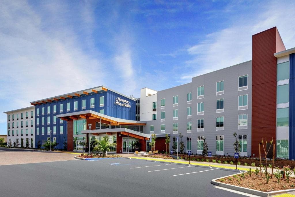 Hampton Inn & Suites San Diego Airport Liberty Station, photo 1
