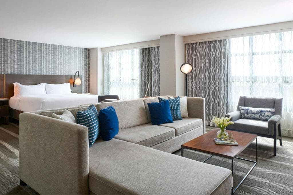 Marriott - Renaissance Los Angeles Airport Hotel, photo 2