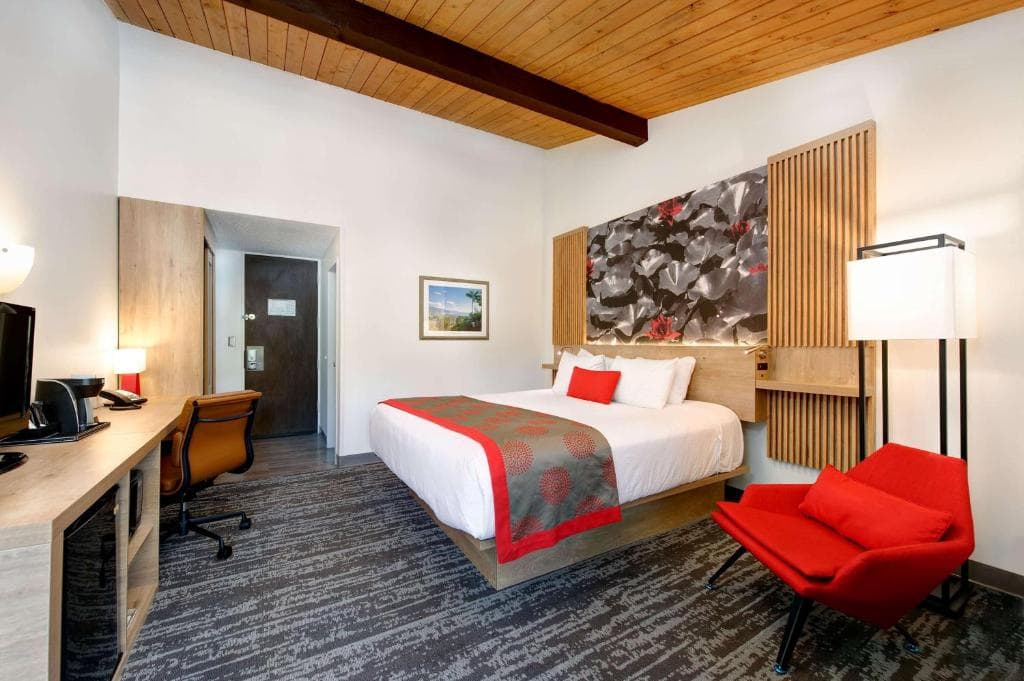 Ramada by Wyndham Santa Barbara, photo 1