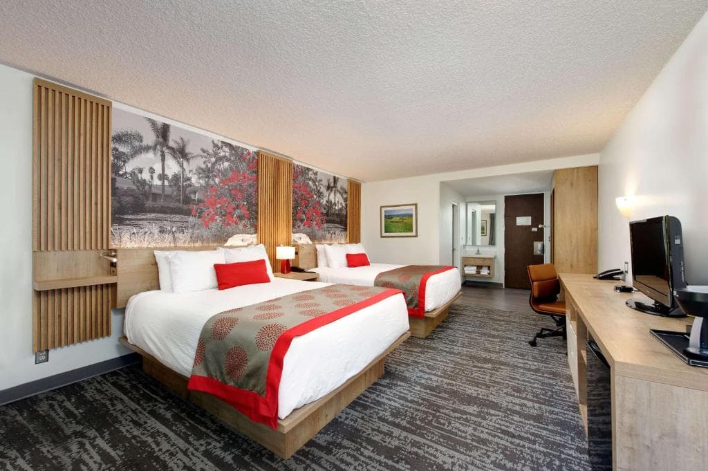 Ramada by Wyndham Santa Barbara, photo 2