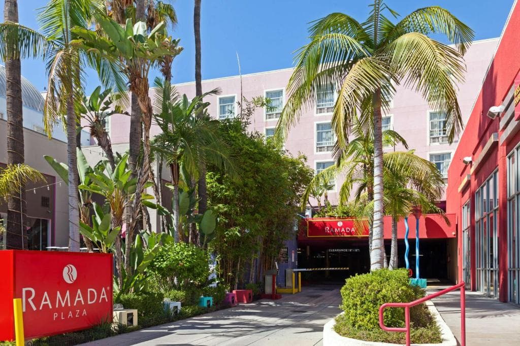 Ramada Plaza by Wyndham West Hollywood Hotel & Suites, photo 1